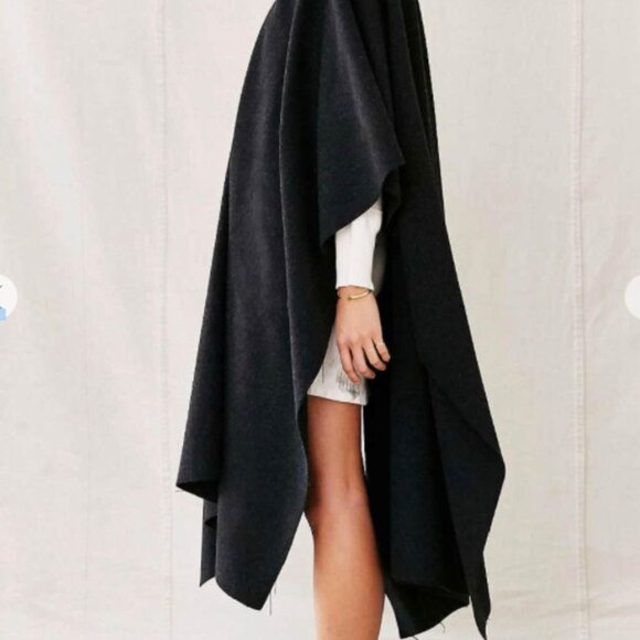 Aritzia Babaton Oversized Wool/ Cashmere Shawl Xxs/Xs - Picture 4 of 4